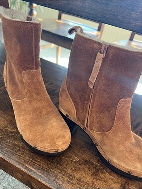 Clarks Women's Ledella Abby Suede Heeled Boots